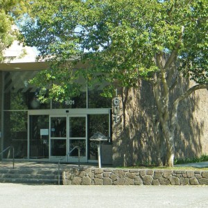 2009 yılında Facebook Stanford Research Park’taki daha büyük bir Palo Alto ofisine geçiş yaptı.