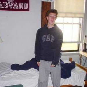 Zuckerberg 2004 yılında Harvard’ı bıraktı