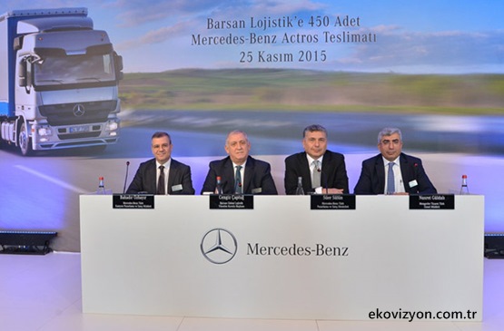 Mercedes-Benz Türk, sektörün ve tarihinin en büyük teslimatına imza attı.