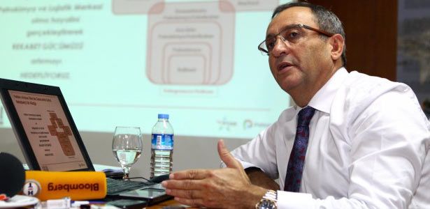 Ünlü CEO’yu çok fena dolandırdılar