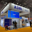 Aralık ayında ABD tarafından kara listeye alınan Çinli SMIC şirketi, Hollandalı yarı iletken ekipman tedarikçisi ASML ile yaklaşık 1,2 milyar dolar tutarında bir satın alma siparişi imzaladı.