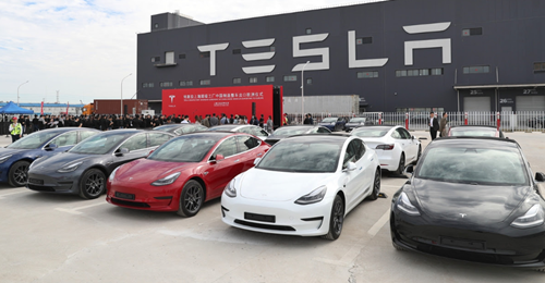 Tesla 2022’nin ilk üç ayında rekor sayıda araç teslimatı yaptı