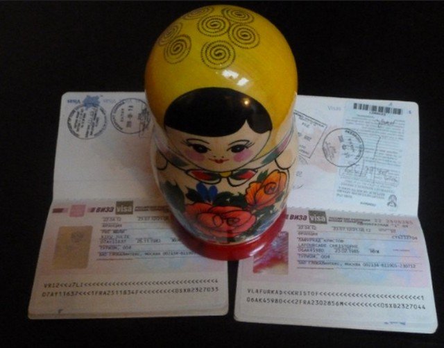 Dışişleri Bakanlığı'nın açtığı e-vize sitesinde yapılan açıklamaya göre, elektronik vizeyle giriş yapanlar "kapalı şehirler" hariç, bütün yerleşim birimlerinde seyahat etme hakkına sahip.