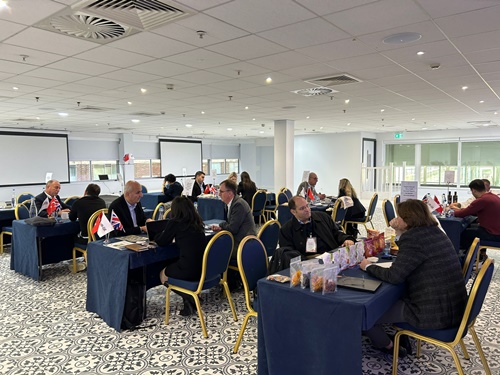 Sürdürülebilirlikte öncü Ege İhracatçı Birlikleri, Ticaret Bakanlığı koordinasyonu ve desteğiyle İngiltere'nin başkenti Londra'da 6 - 9 Kasım 2023 tarihinde “Gıda Sektörlerinde Sürdürülebilir İhracat UR-GE Projesi” kapsamında gıda ürünleri sektörüne özel sektörel ticaret heyeti organizasyonu gerçekleştirdi.