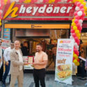 Hey Döner, 100. şubesini Taksim İstiklal caddesi'nde açtı