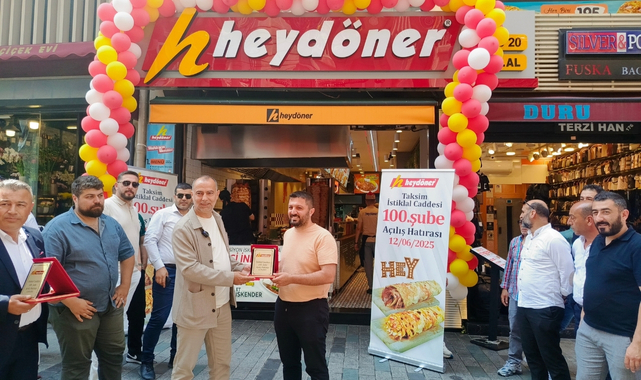 Hey Döner, 100. şubesini Taksim İstiklal caddesi'nde açtı