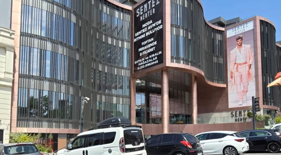 Tekstil semti Merter'deki vev AVM'ler hayalet binalara dönüştü