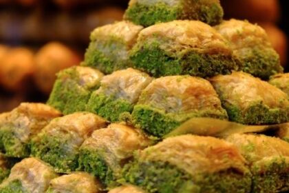 Kilosu bin lira olan meşhur baklavada gıda boyası çıktı