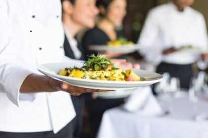 Restoranlarda servis ücreti artık sona eriyor!