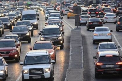 Çakarlı araç kullanan 5 gazetecinin adını tek tek açıkladı