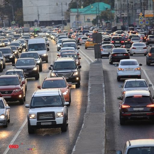 Çakarlı araç kullanan 5 gazetecinin adını tek tek açıkladı