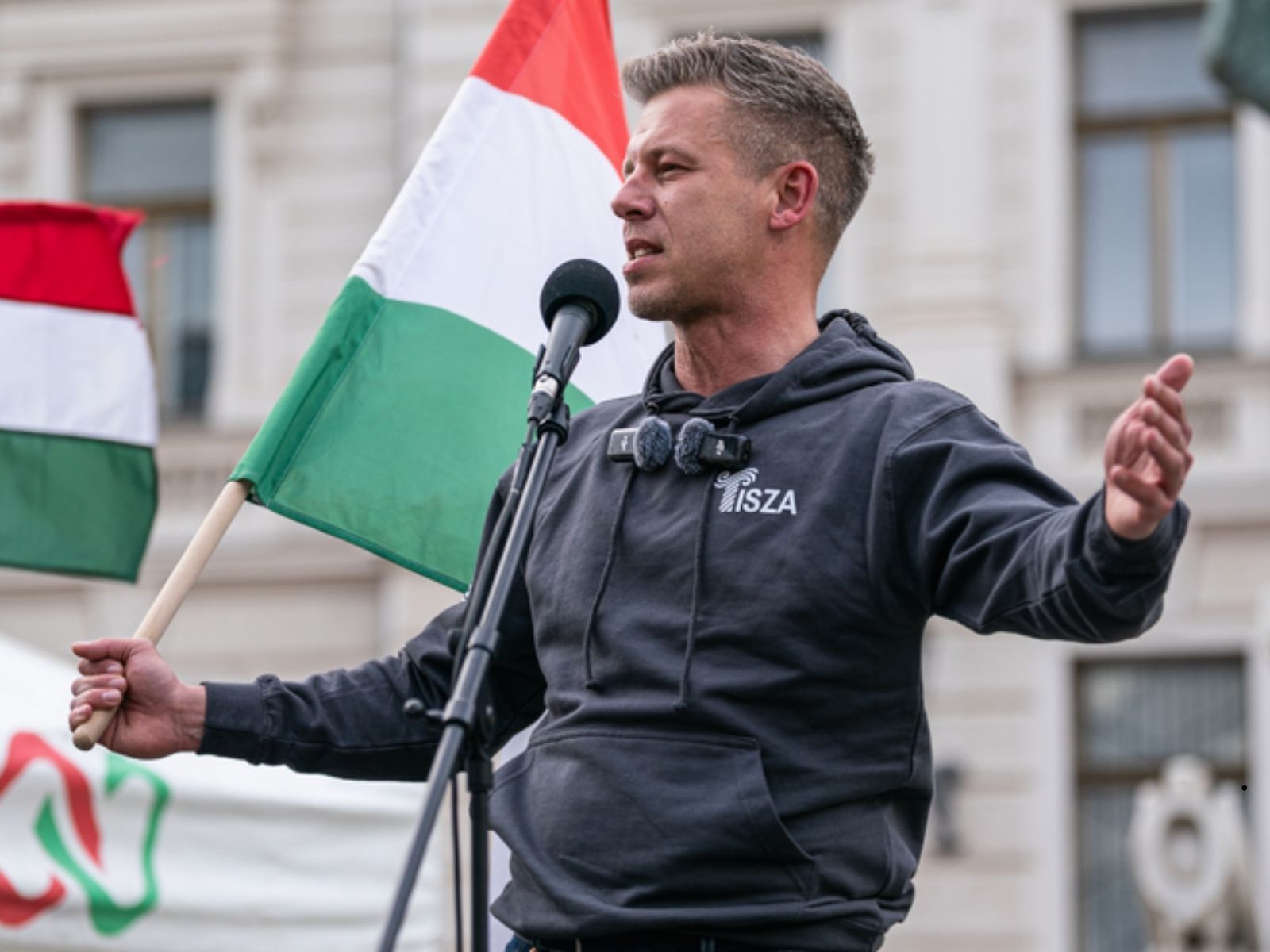 Macaristan'da Orban iktidarına son veren Peter Magyar kimdir?