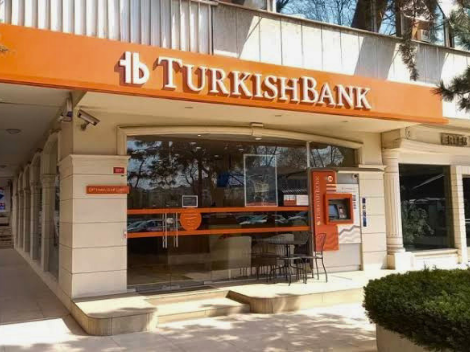 Kazaklar, Turkish Bank'ı satın aldı